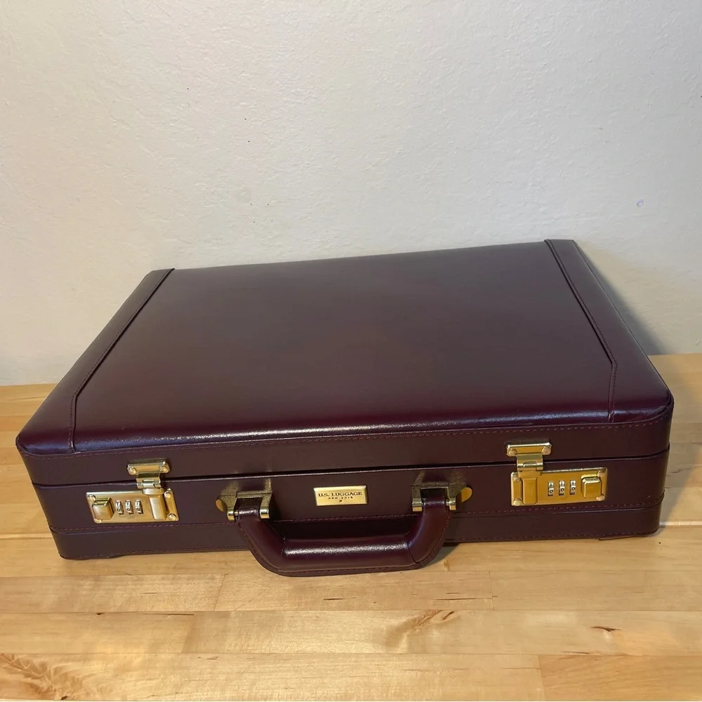 U.S. Luggage New York Burgundy Leather Vintage Expandable Briefcase